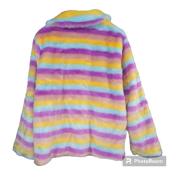 Daisy Street Curve Pastel Rainbow Striped Zipped Faux Fur Jacket with Pockets - Picture 2 of 9